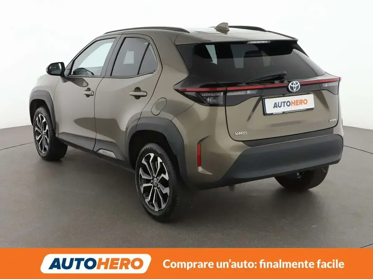 Usata Toyota Yaris Cross Trend 92 CV (67 kW) 2022 Grigio SUV
