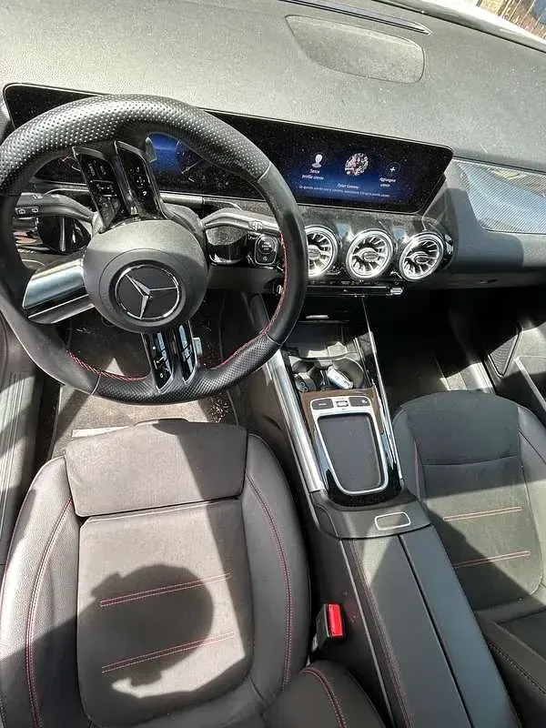 Usata Mercedes GLA200 Premium 150 CV (110 kW) 2024 Bianco SUV