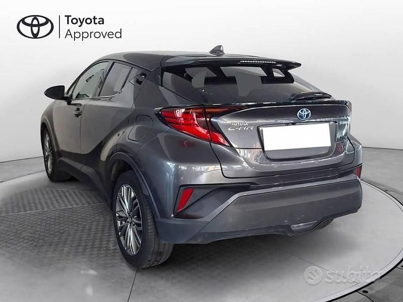 Usata Toyota C-HR Lounge 122 CV (89 kW) 2021 Dark grey met SUV