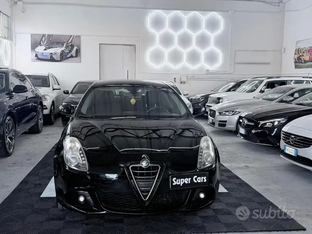 Usata Alfa Romeo Giulietta Exclusive 105 CV (77 kW) 2012 Nero Utilitaria