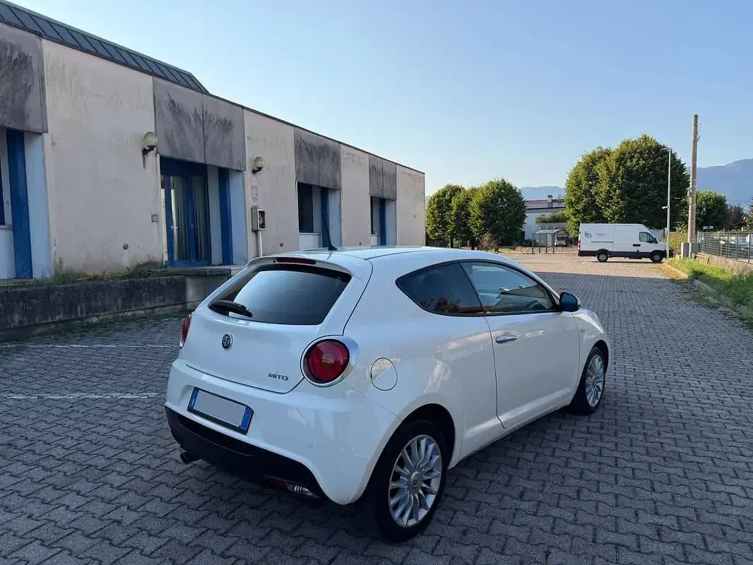 Usata Alfa Romeo MiTo Super 95 CV (69 kW) 2016 Bianco Utilitaria