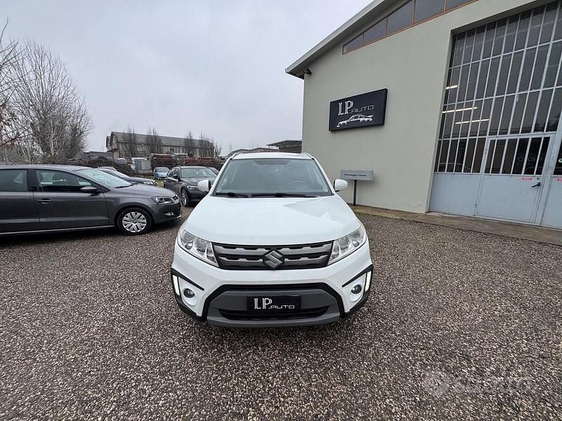 Usata Suzuki Vitara 119 CV (87 kW) 2017 Bianco Station wagon