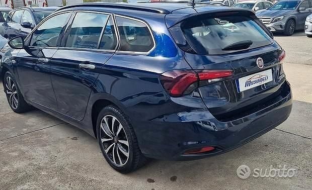 Usata Fiat Tipo Lounge 120 CV (88 kW) 2018 Blu Station wagon