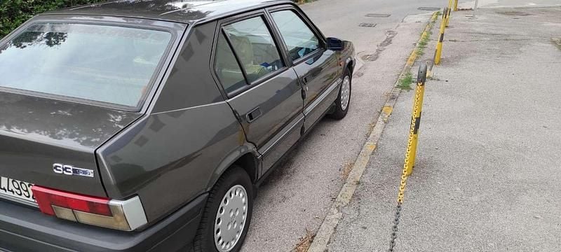Usata Alfa Romeo 33 Ti 105 CV (77 kW) 1987 Grigio Berlina
