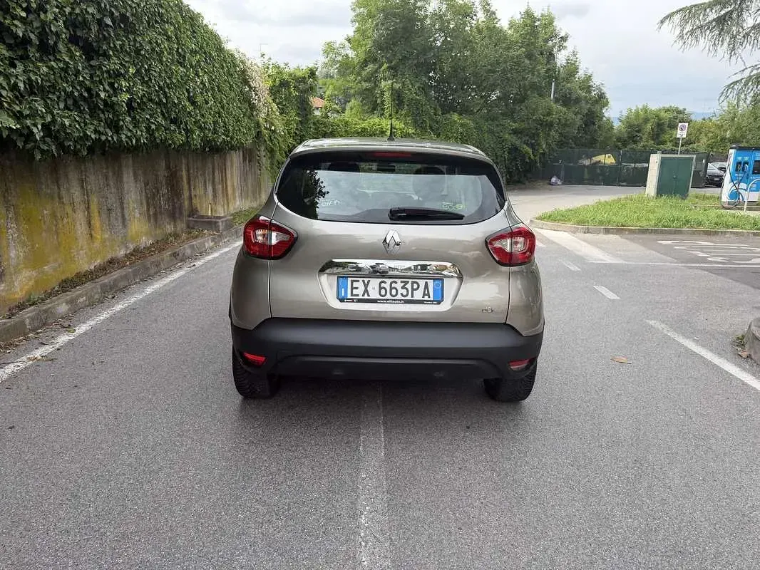 Usata Renault Captur 90 CV (66 kW) 2014 SUV