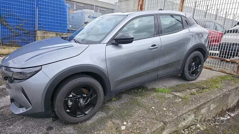 Usata Alfa Romeo Junior 145 CV (106 kW) 2025 Grigio SUV