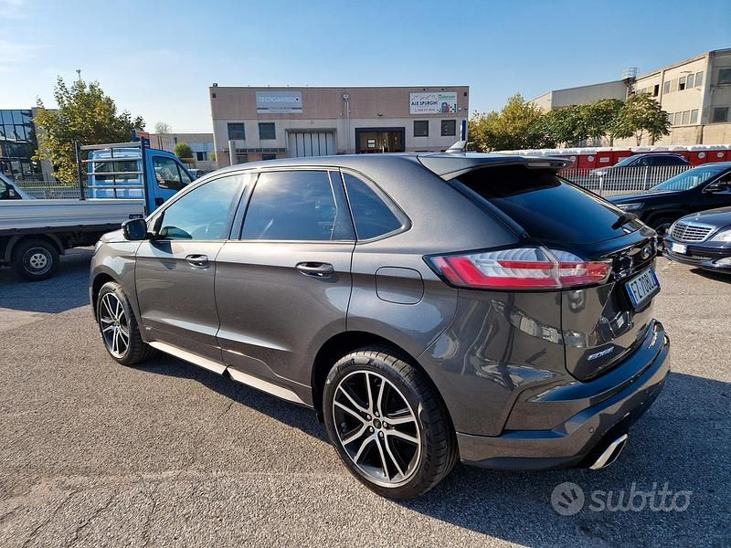 Usata Ford T 238 CV (175 kW) 2020 Grigio Station wagon