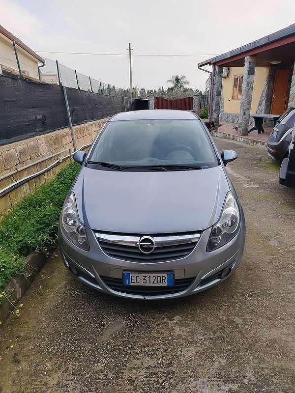 Usata Opel Corsa 69 CV (50 kW) 1989 Berlina