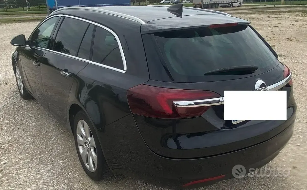 Usata Opel Insignia 136 CV (100 kW) 2016 Nero Station wagon