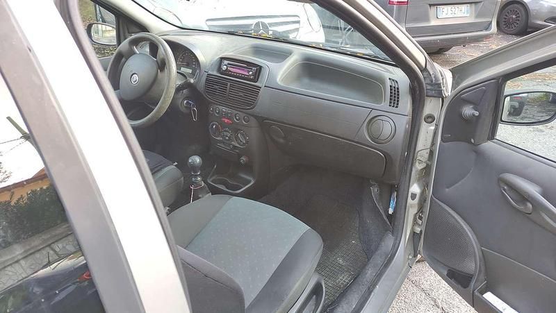 Usata Fiat Punto Dynamic 60 CV (44 kW) 2006 Grigio Berlina