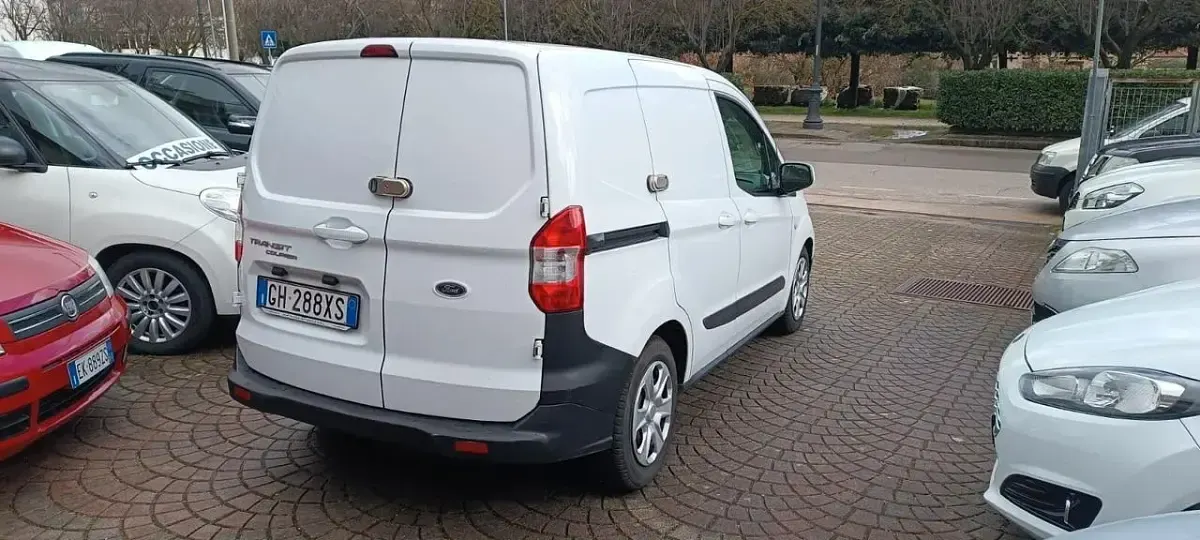 Usata Ford Transit Courier 100 CV (73 kW) 2018 Bianco Furgone