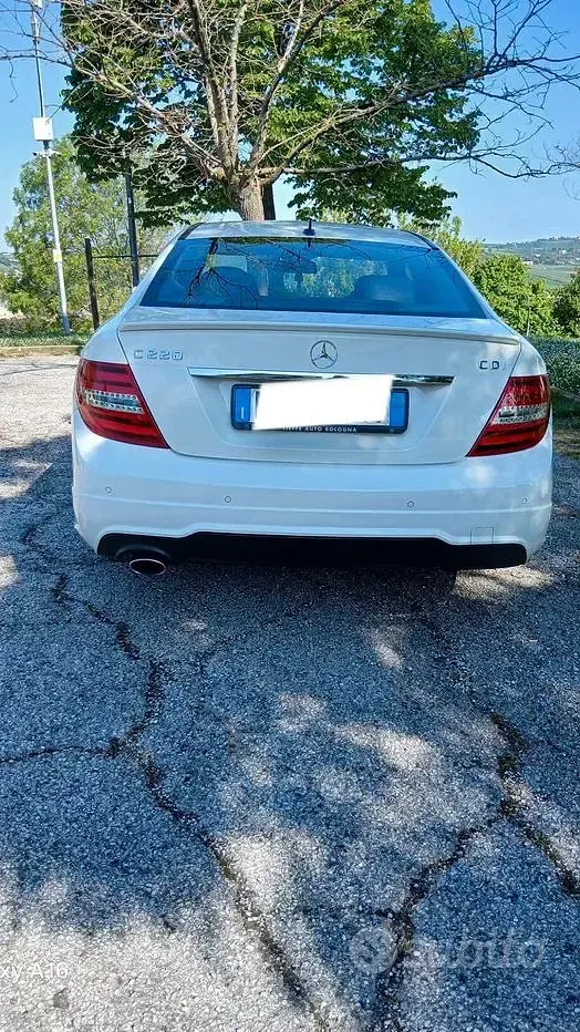 Usata Mercedes C220 170 CV (125 kW) 2011 Bianco Coupé