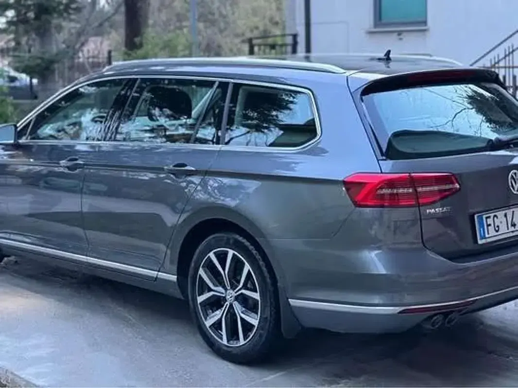 Usata VW Passat Highline 190 CV (139 kW) 2017 Grigio Station wagon