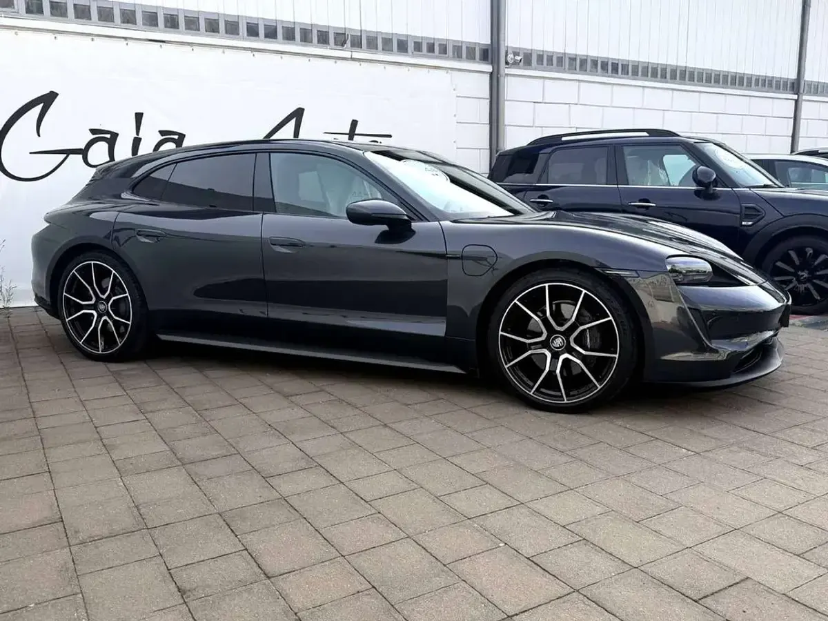 Usata Porsche Taycan Performance Package 350 kW (476 CV) 2022 Grigio Station wagon