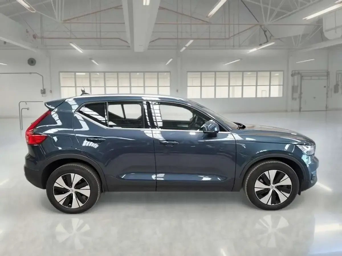 Usata Volvo XC40 129 CV (94 kW) 2021 Blu SUV