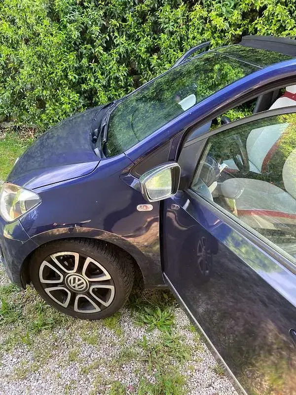 Usata VW up! high up! 75 CV (55 kW) 2016 Blu/azzurro Utilitaria