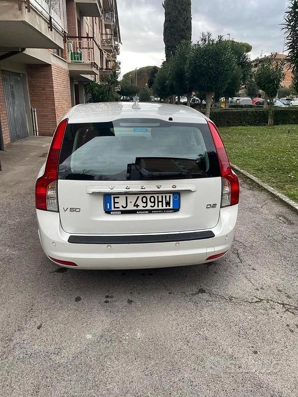 Usata Volvo V50 114 CV (83 kW) 2011 Bianco Station wagon
