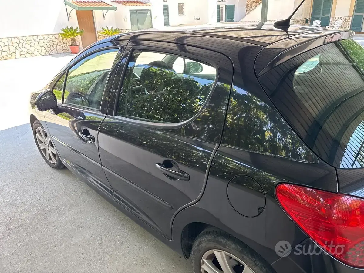 Usata Peugeot 207 109 CV (80 kW) 2008 Nero Berlina