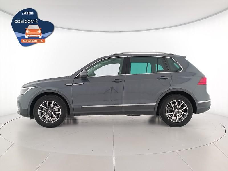 Usata VW Tiguan Life 131 CV (96 kW) 2023 Dolphin grey metallizzato SUV