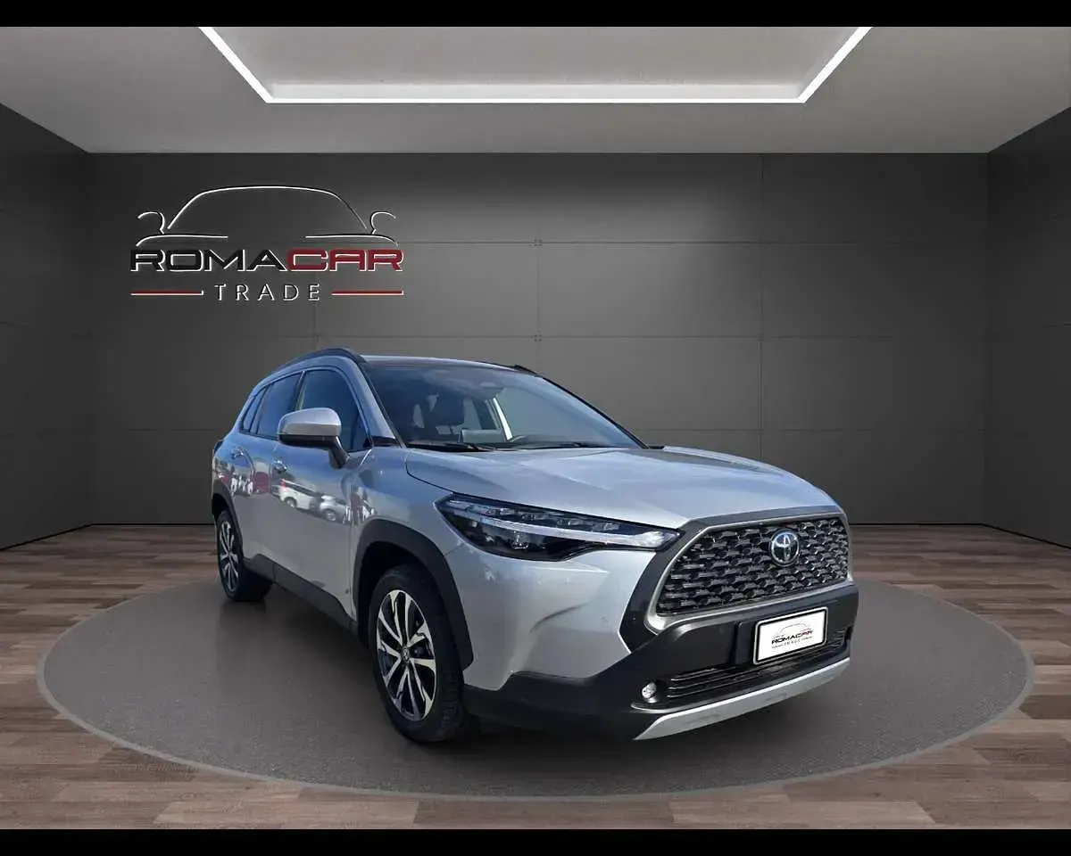 Usata Toyota Corolla Cross Lounge 98 CV (72 kW) 2024 Argento SUV