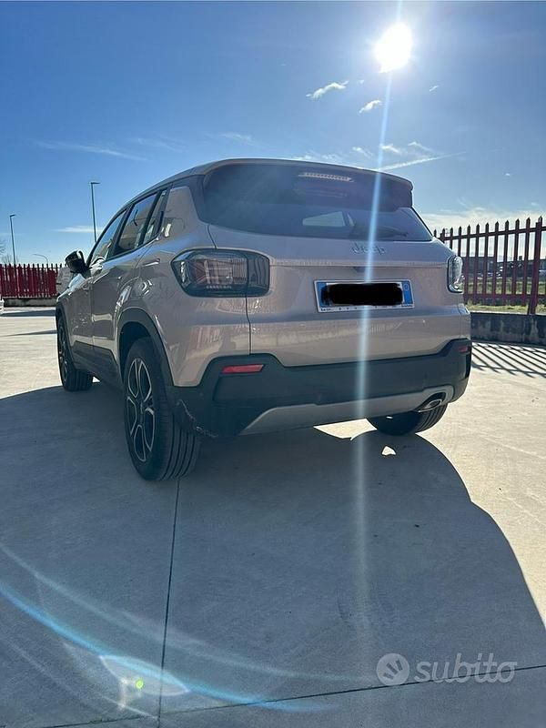 Usata Jeep Avenger Summit 100 CV (73 kW) 2024 Bianco SUV