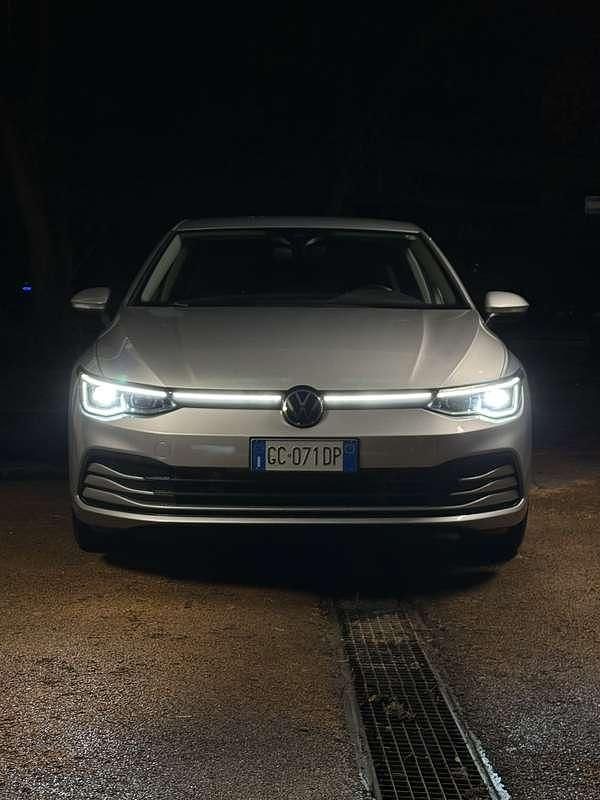 Usata VW Golf VIII Edition 116 CV (85 kW) 2020 Argento Berlina