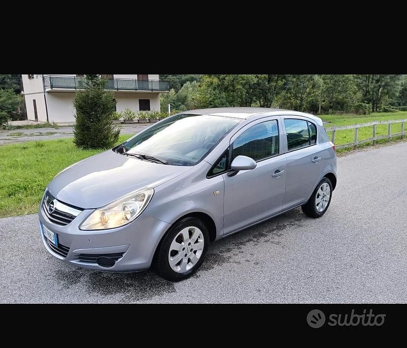 Usata Opel Corsa 75 CV (55 kW) 2009 Grigio Berlina