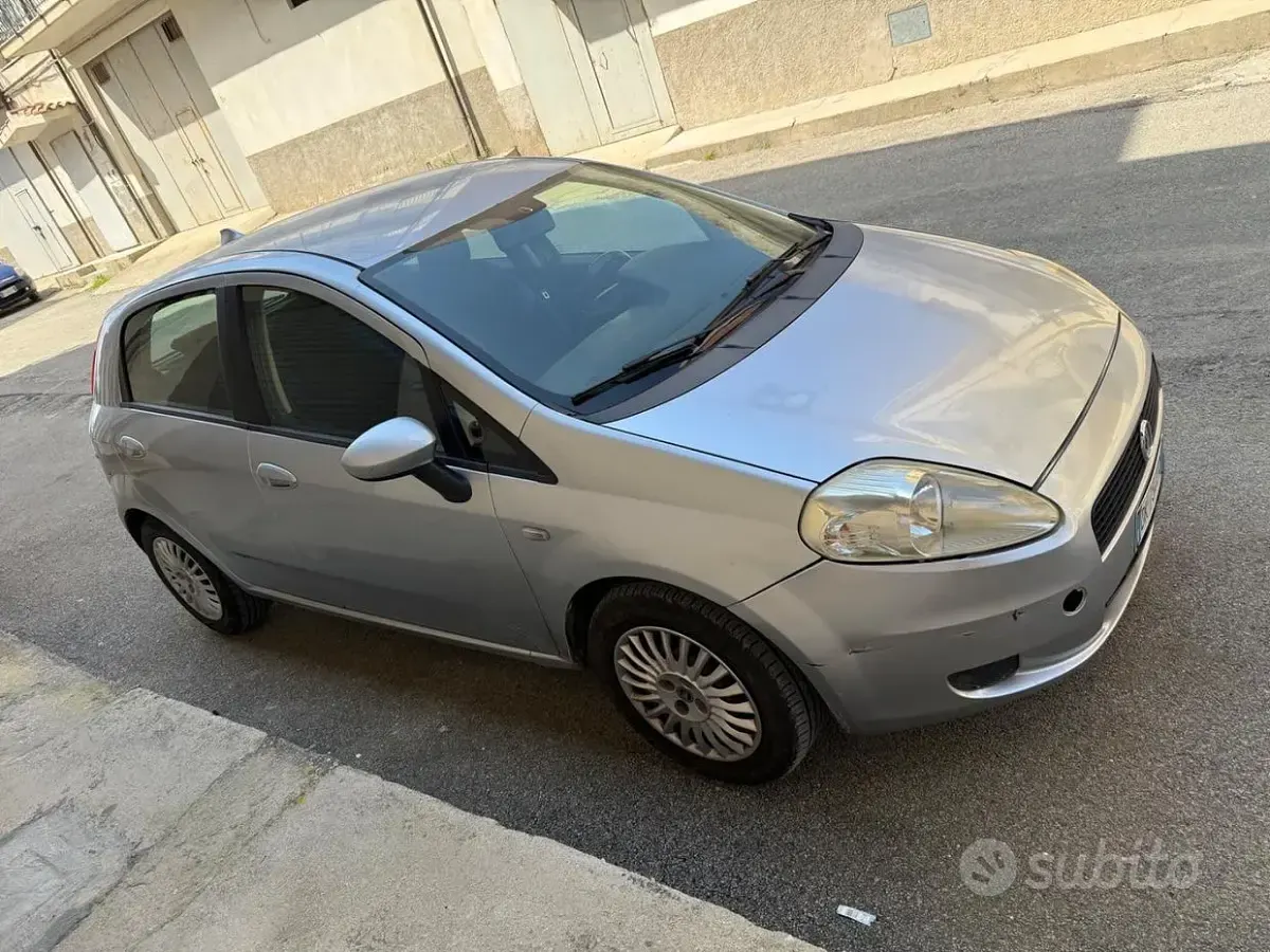 Usata Fiat Grande Punto Active 75 CV (55 kW) 2007 Utilitaria
