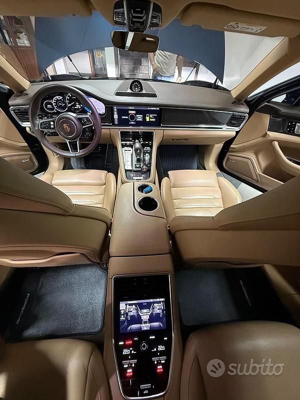 Usata Porsche Panamera 330 CV (242 kW) 2018 Berlina