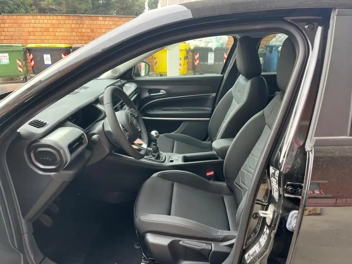 Nuova Jeep Avenger Summit 100 CV (73 kW) 2025 Nero SUV