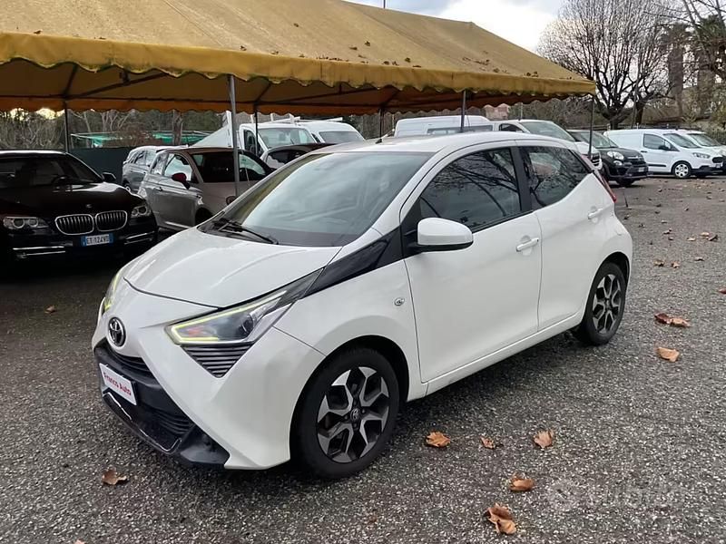 Usata Toyota Aygo X-cite 72 CV (52 kW) 2019 Bianco Utilitaria