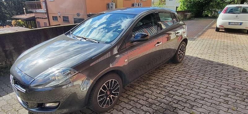 Usata Fiat Bravo Easy 105 CV (77 kW) 2014 Grigio Utilitaria