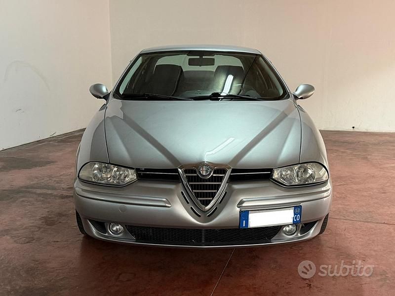 Usata Alfa Romeo 156 Distinctive 116 CV (85 kW) 2003 Grigio Berlina
