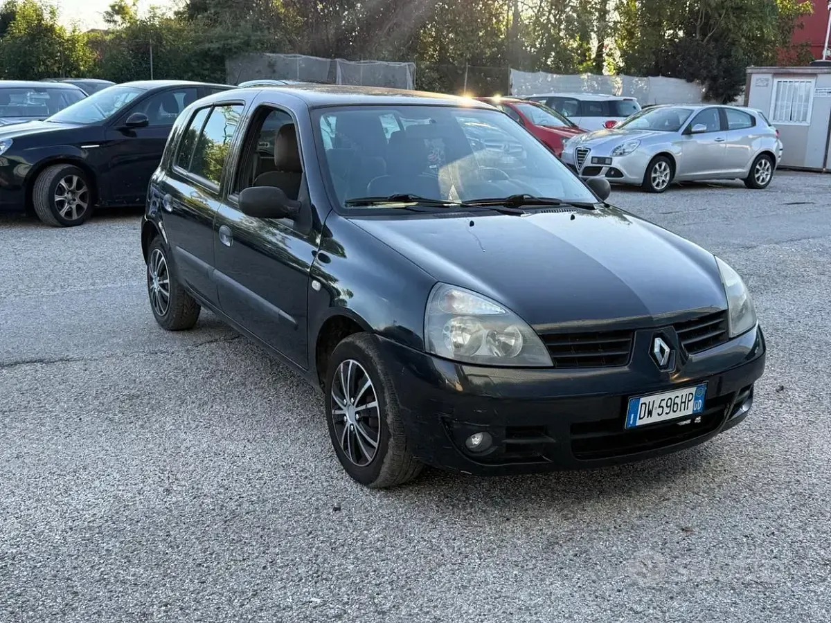 Usata Renault Clio II 75 CV (55 kW) 2009 Nero Berlina