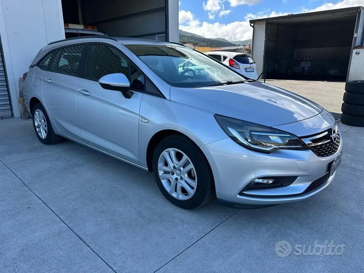 Usata Opel Astra Business 110 CV (80 kW) 2017 Grigio Station wagon