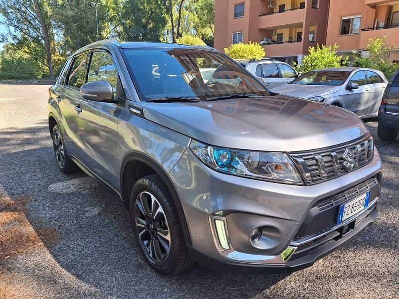 Grigio Usata 2019 Suzuki Vitara Cool SUV | 14.000 € (Buon prezzo) - Immagine 1/4