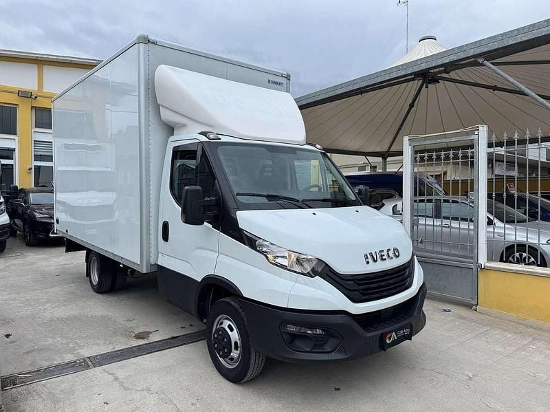 Usata Iveco Daily 136 CV (100 kW) 2024 Bianco Furgone