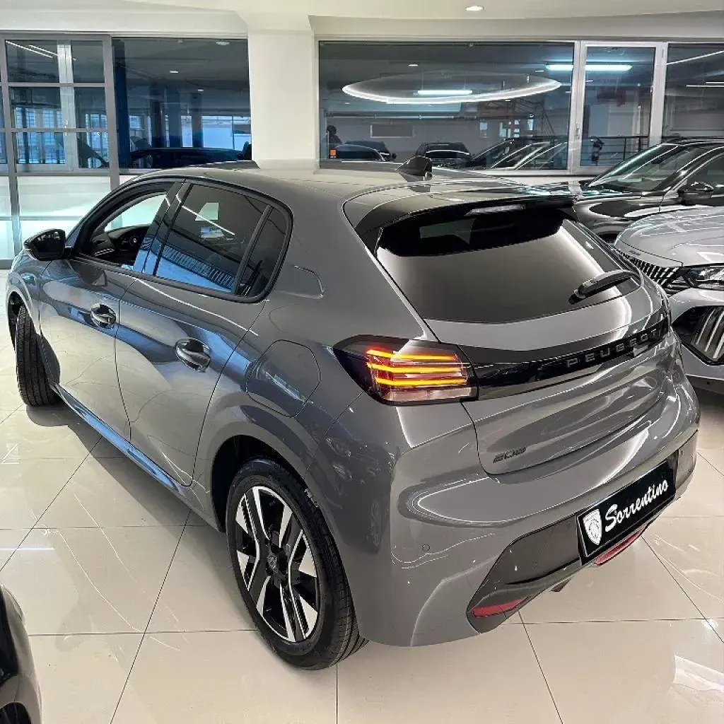Nuova Peugeot 208 Allure Turbo 101 CV (74 kW) 2026 Viola Utilitaria