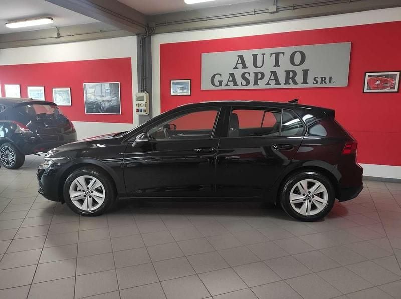 Occasion VW Golf VIII Life 131 ch (96 kW) 2022 Noir Berline