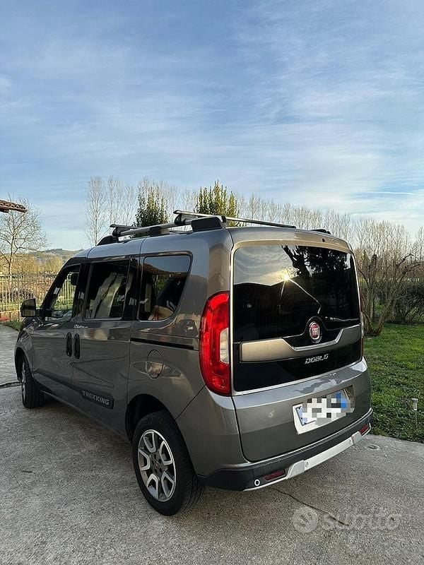 Usata Fiat Doblò Trekking 120 CV (88 kW) 2018 Grigio Monovolume