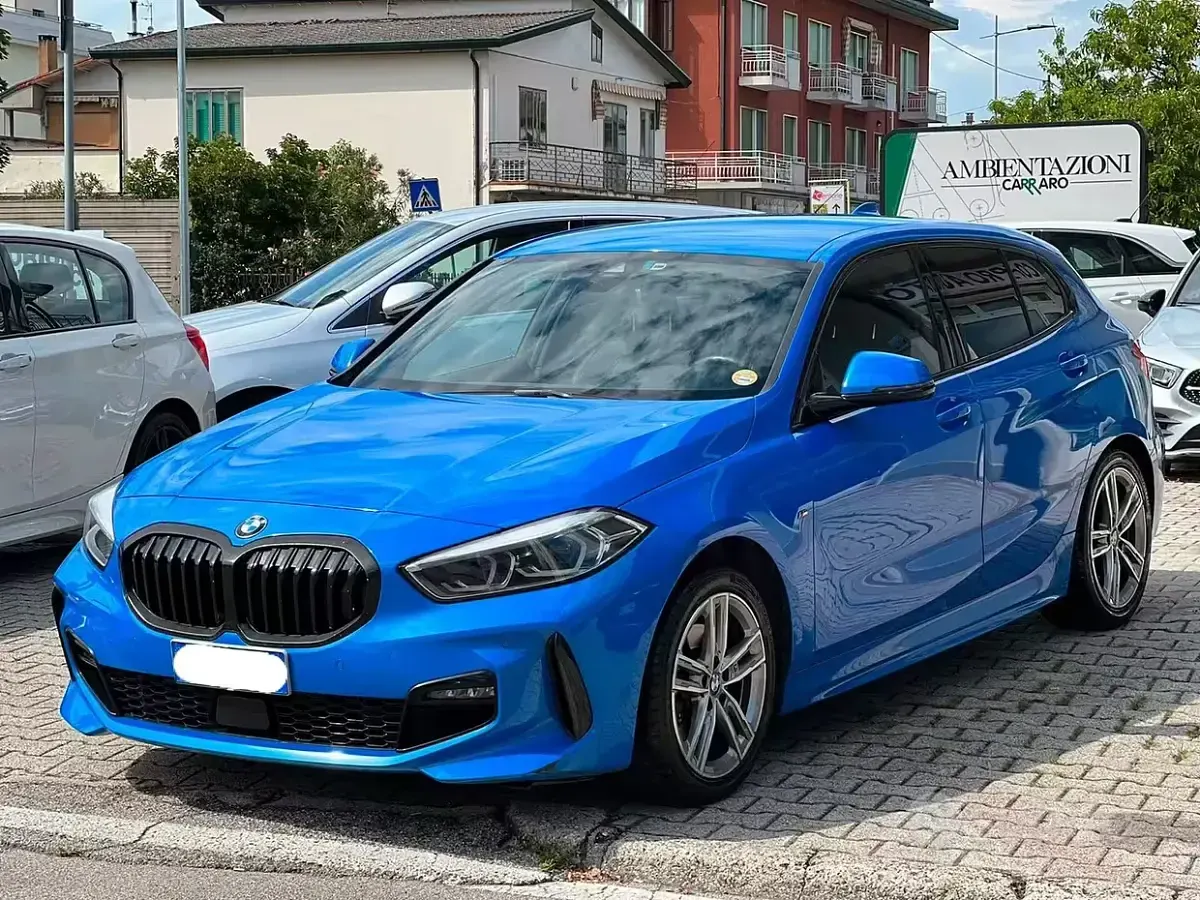Usata BMW 116 M Sport 116 CV (85 kW) 2020 Blu Utilitaria