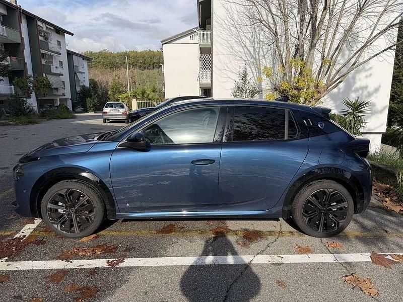 Usata Lancia Ypsilon 61 kW (84 CV) 2025 Blu/azzurro Utilitaria