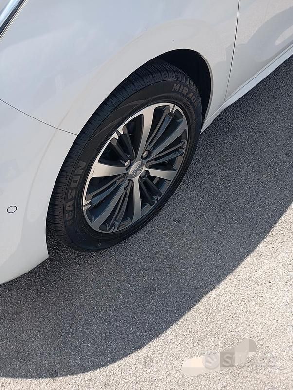 Usata Peugeot 208 2016 Bianco Utilitaria