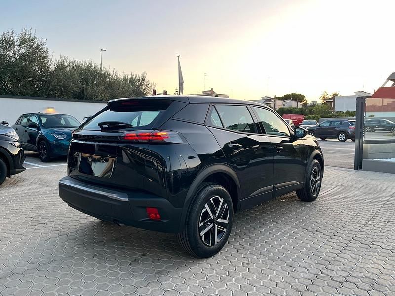 Nuova Peugeot 2008 Style 100 CV (73 kW) 2025 Nero SUV