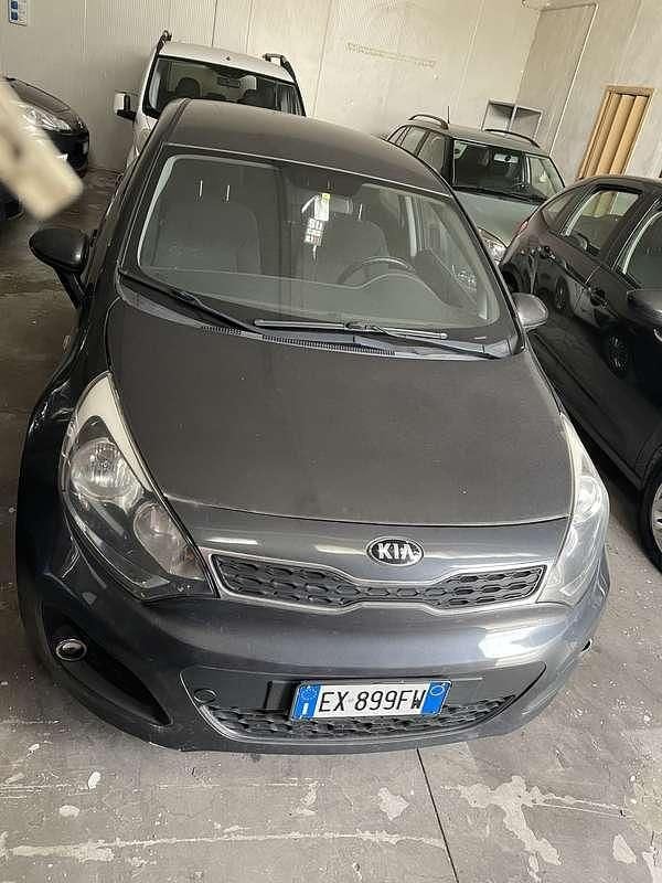 Usata Kia Rio Active 86 CV (63 kW) 2014 Berlina