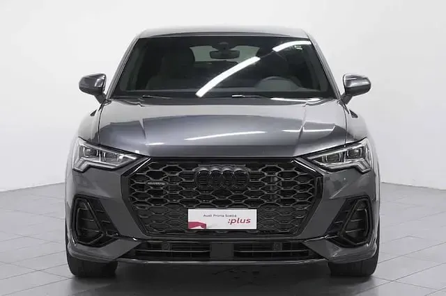 Usata Audi Q3 Sportback S-Line 193 CV (141 kW) 2025 Grigio SUV