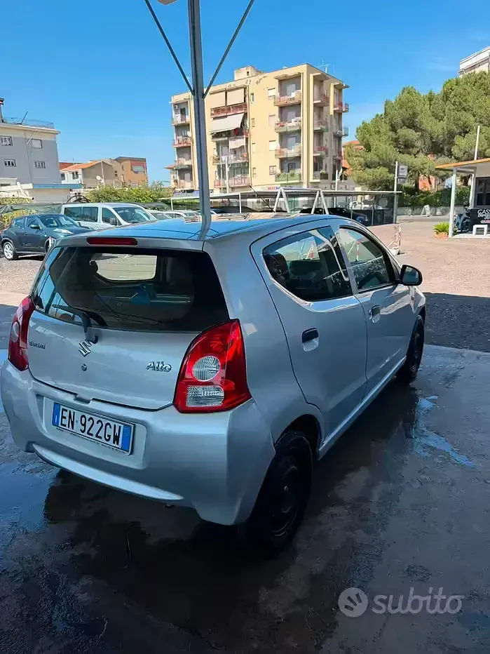 Usata Suzuki Alto 68 CV (50 kW) 2012 Grigio Utilitaria