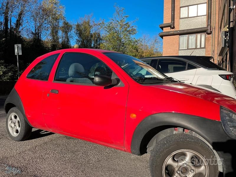 Usata Ford Ka 69 CV (50 kW) 2002 Rosso Utilitaria