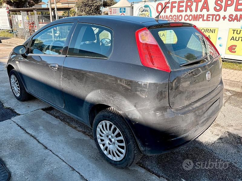 Usata Fiat Grande Punto 2010 Nero Utilitaria