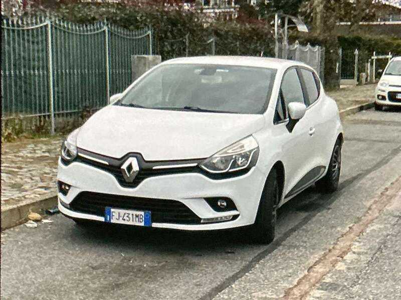 Bianco Usata 2017 Renault Clio IV Zen Tre volumi | 9650 € - Immagine 1/4